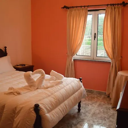 Privatunterkunft The Emigrant House By Pontanegraazores Biscoitos (Terceira)