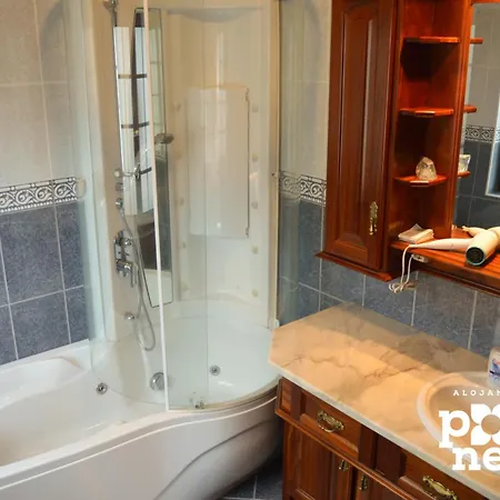 The Emigrant House By Pontanegraazores * Biscoitos (Terceira)