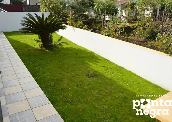 The Emigrant House By Pontanegraazores Accommodatie bij particulieren