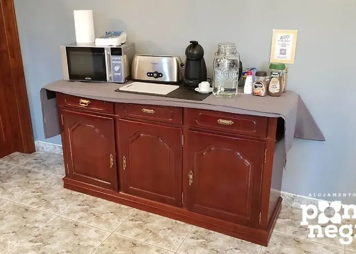 The Emigrant House By Pontanegraazores Accommodatie bij particulieren Biscoitos (Terceira)